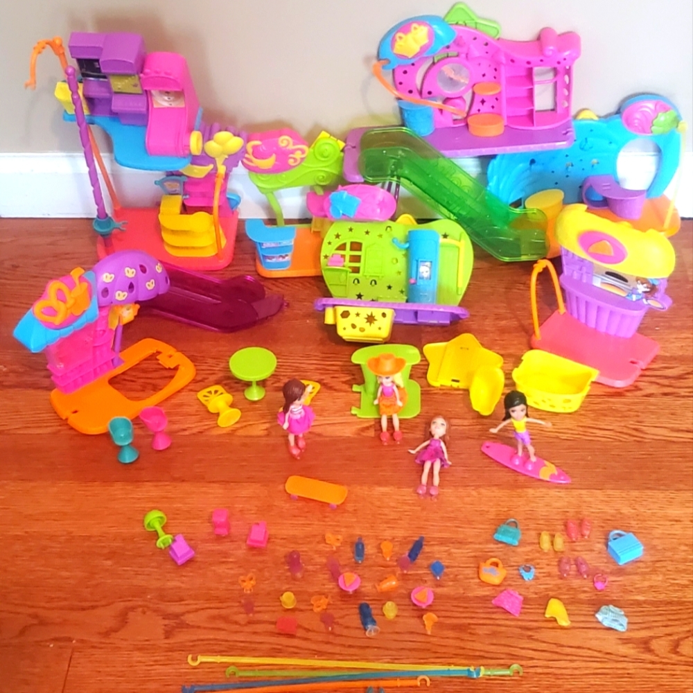 Vintage Polly Pocket Wall Shopping Mall Set w/ 50+ pieces; dolls, shops, & more!